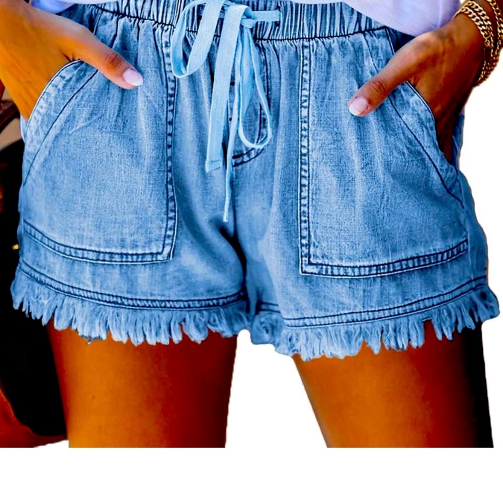 NWOT denim stretch shorts.